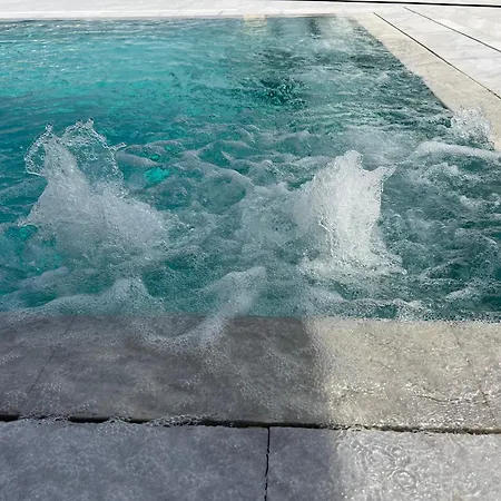 First Eco-villa 폴리스