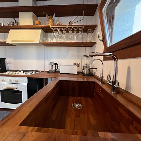 First Eco-villa 폴리스